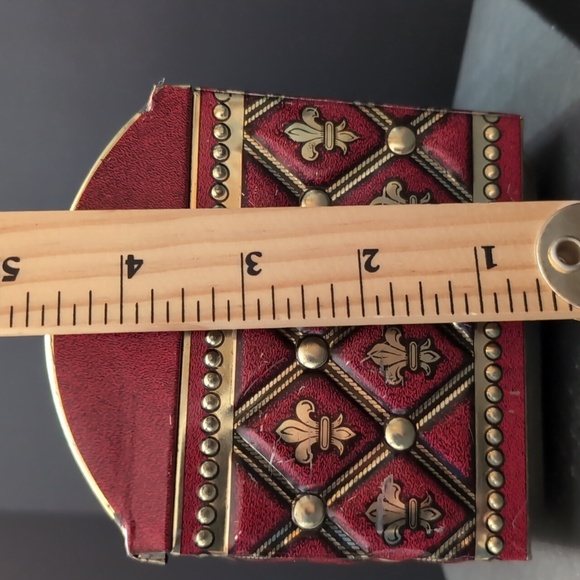 VGT, Medieval Themed Treasure Chest Red/Gold Trinket Box. - Picture 7 of 9